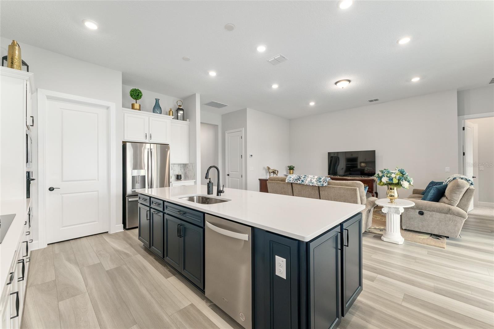 Listing photo id 8 for 8718 59th Lane Road