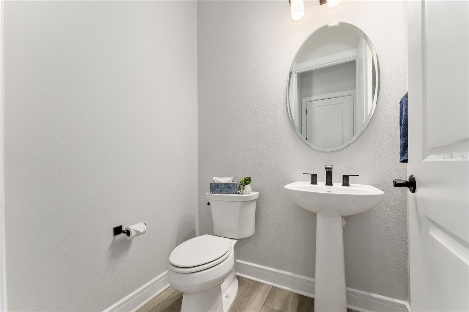 Listing photo id 28 for 8718 59th Lane Road