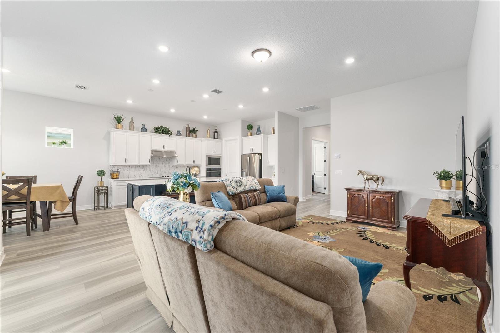 Listing photo id 4 for 8718 59th Lane Road