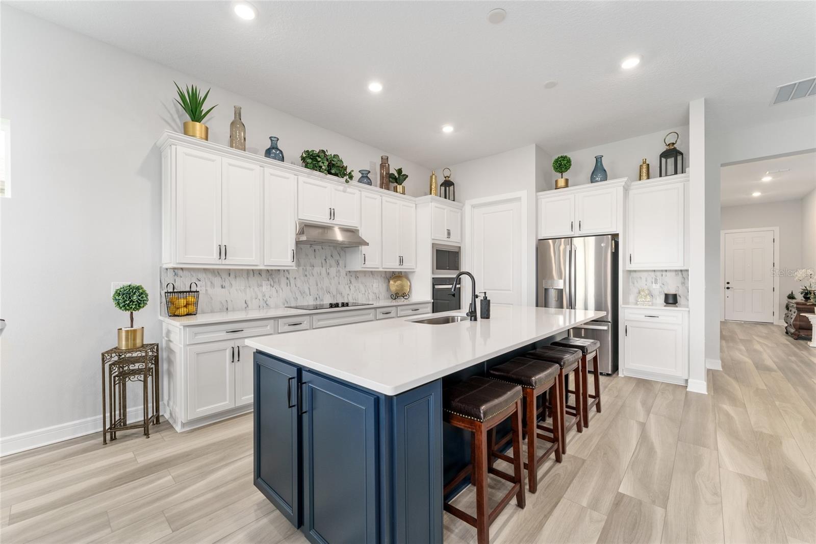 Listing photo id 6 for 8718 59th Lane Road