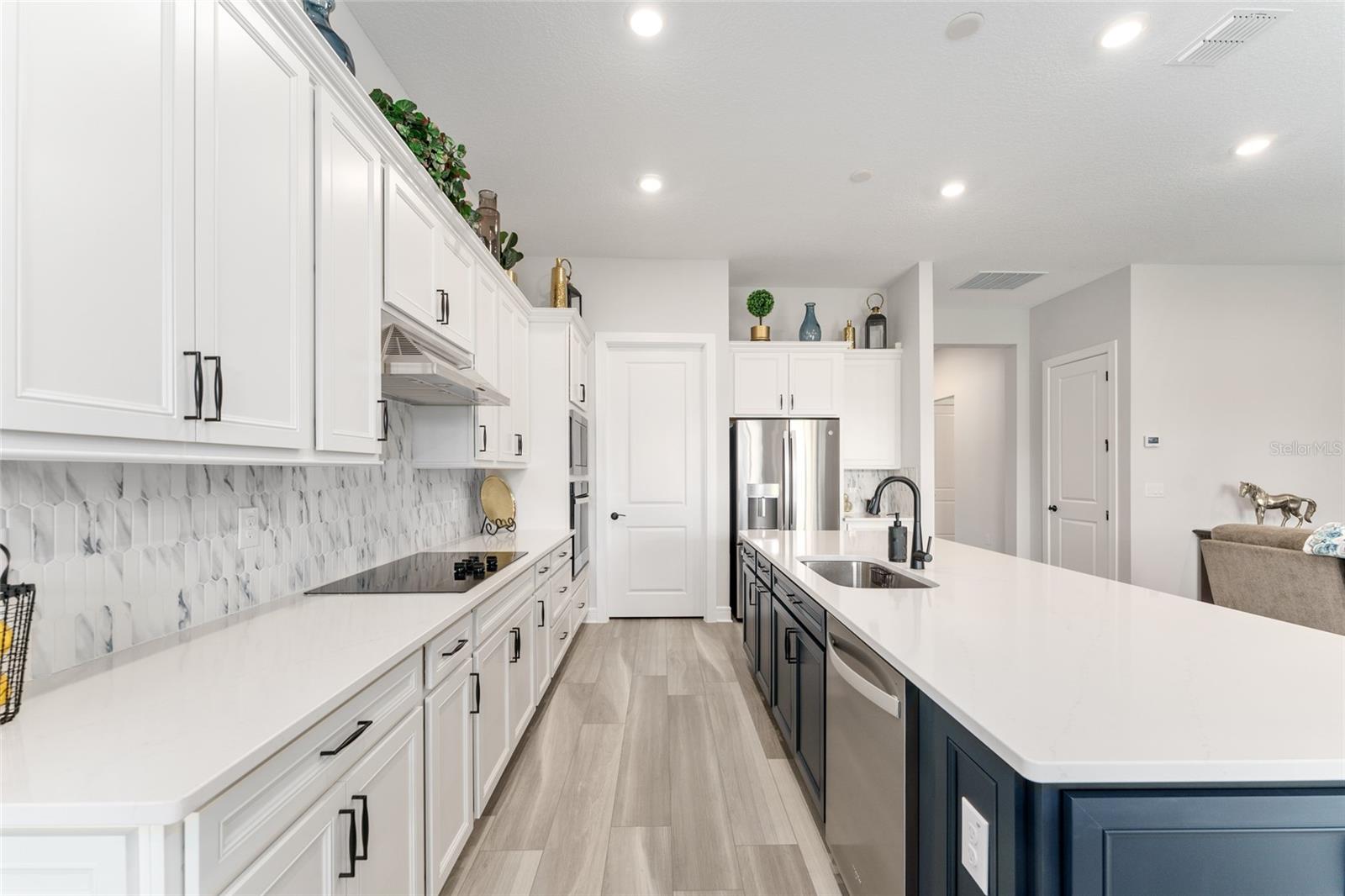 Listing photo id 7 for 8718 59th Lane Road