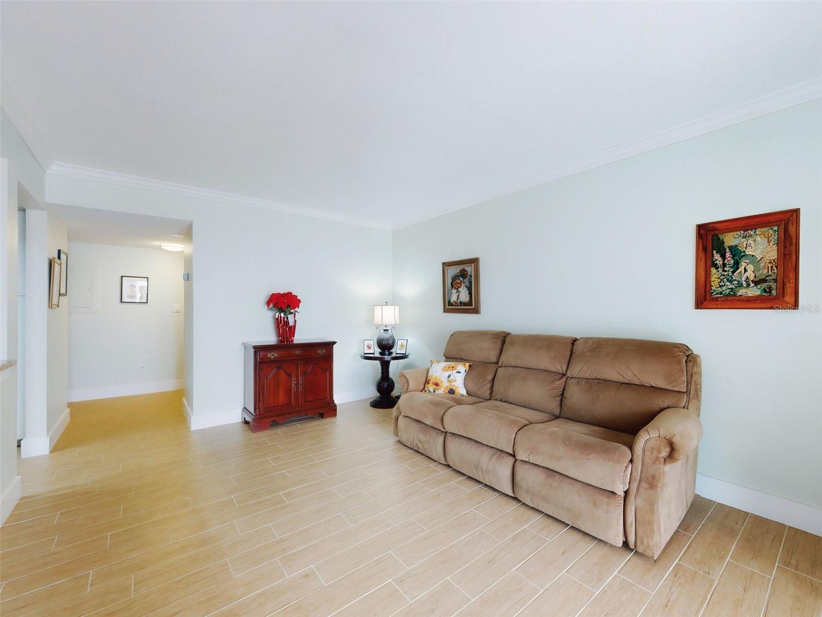 Image 31 of 50 For 588 Bahia Circle A