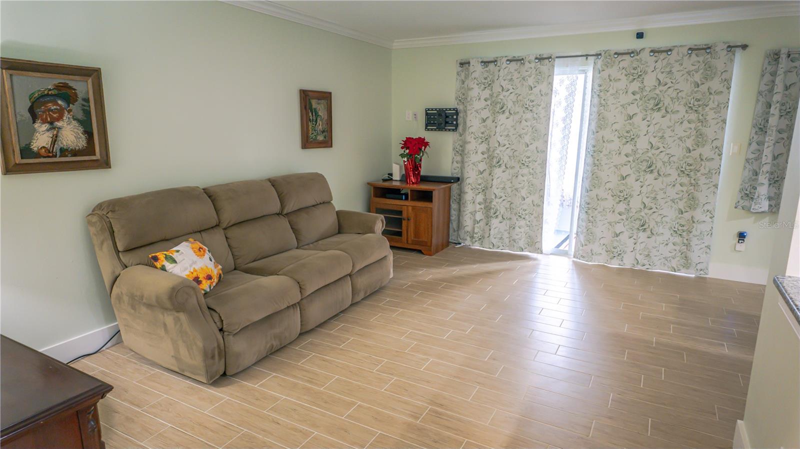 Image 9 of 28 For 588 Bahia Circle A