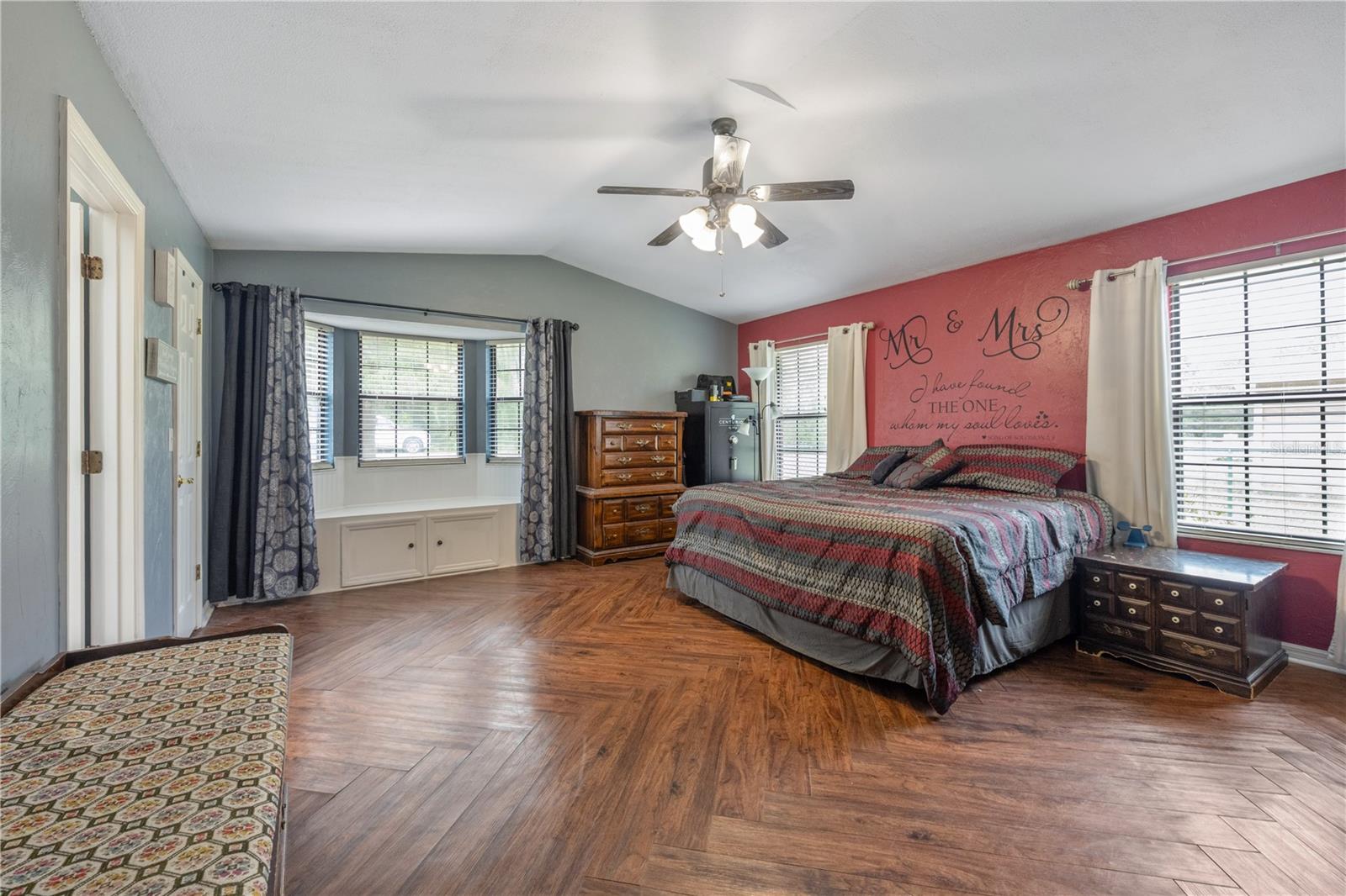 Image 16 of 52 For 531 151st Terrace