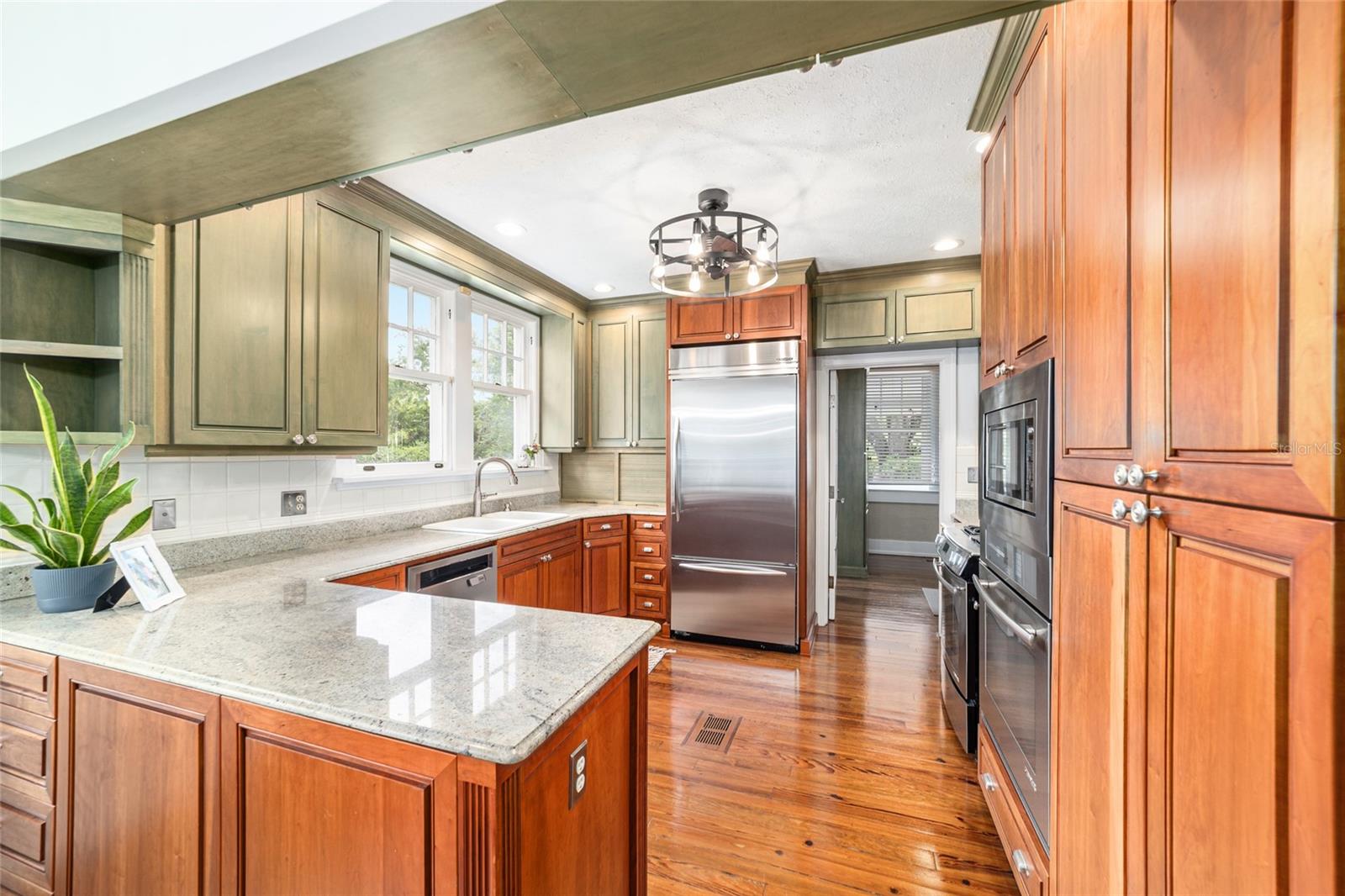 Image 11 of 58 For 405 15th Avenue