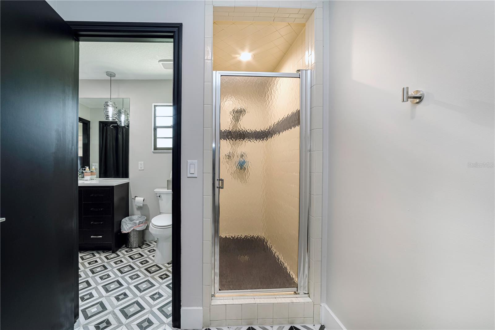 Image 33 of 81 For 2418 15th Street