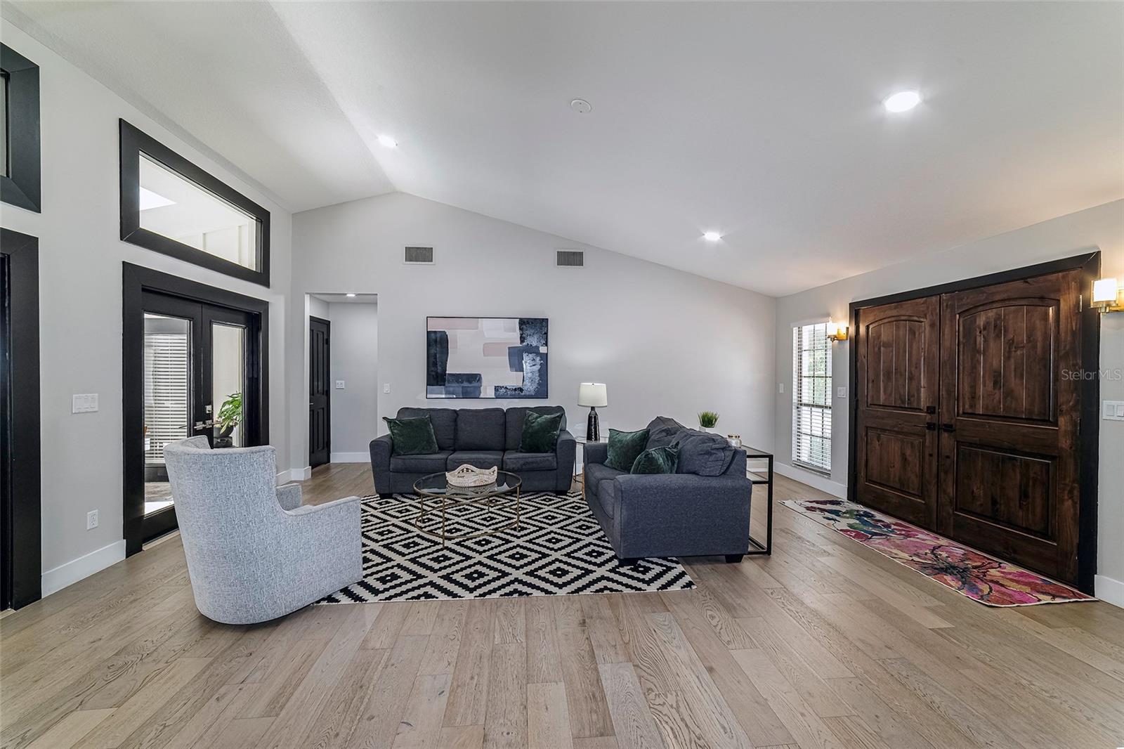 Image 8 of 81 For 2418 15th Street