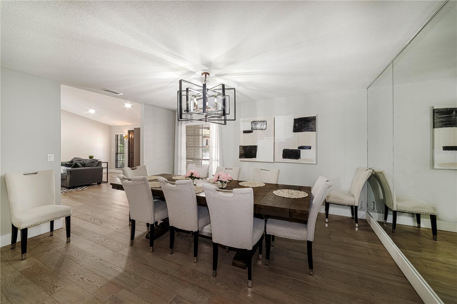 Image 9 of 81 For 2418 15th Street