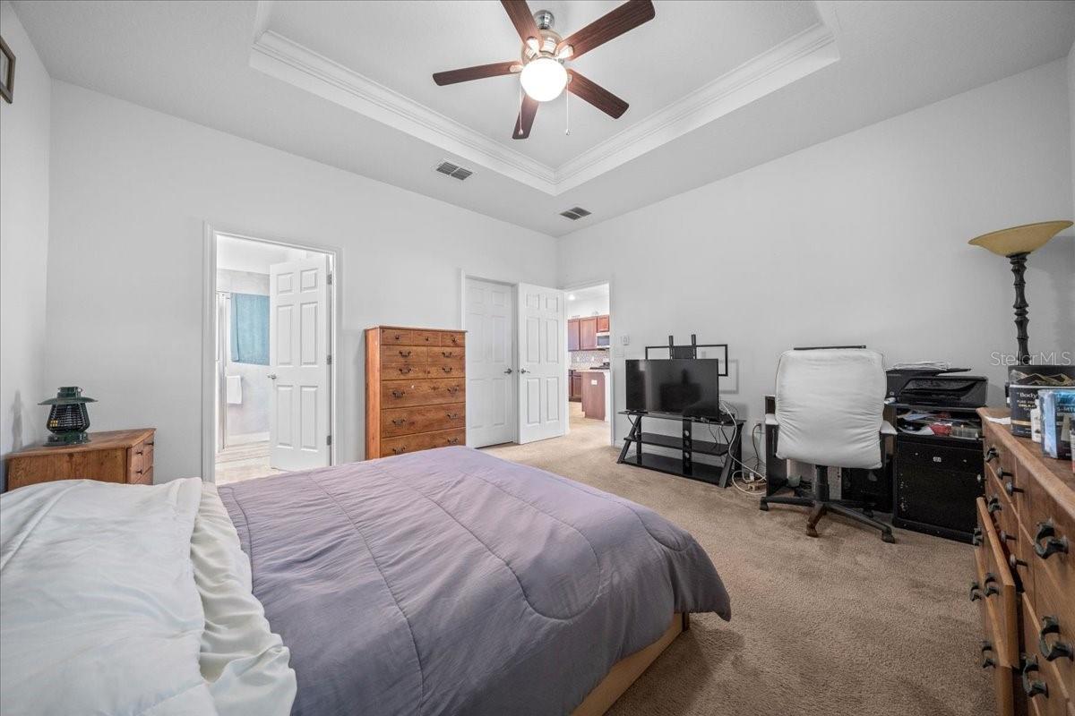 Image 18 of 39 For 8334 79th Circle