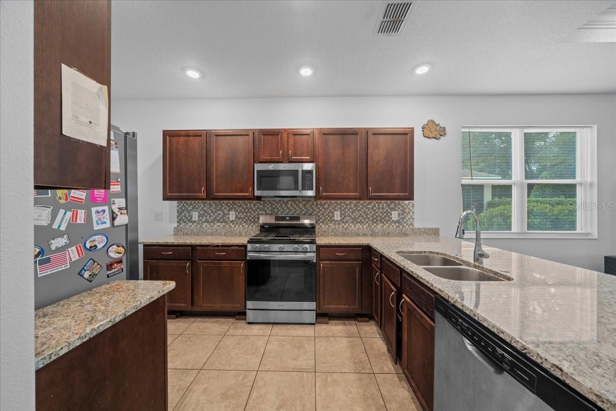 Image 8 of 39 For 8334 79th Circle