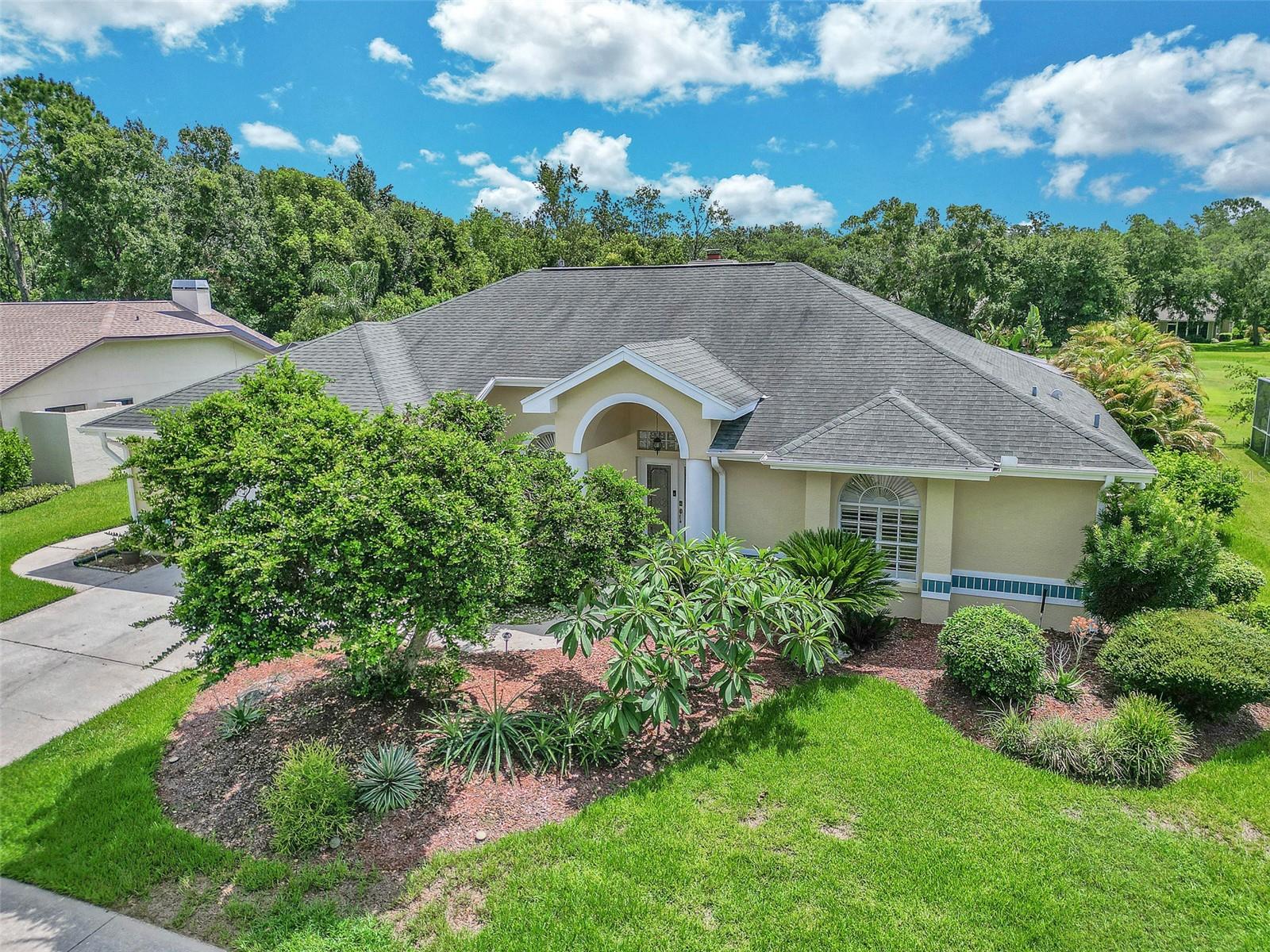 Listing photo id 1 for 5210 Camberlea Avenue