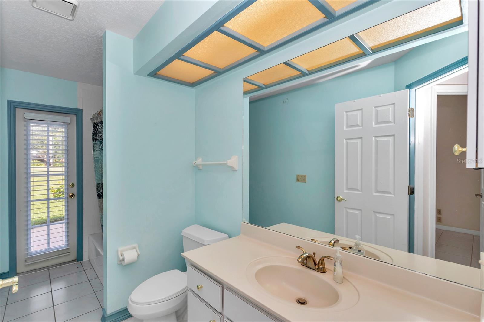 Listing photo id 31 for 5210 Camberlea Avenue