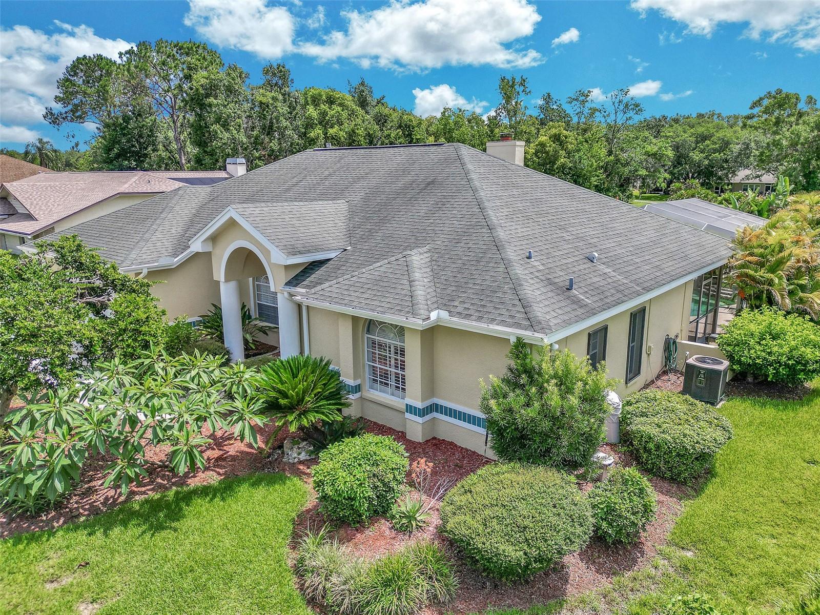 Listing photo id 2 for 5210 Camberlea Avenue