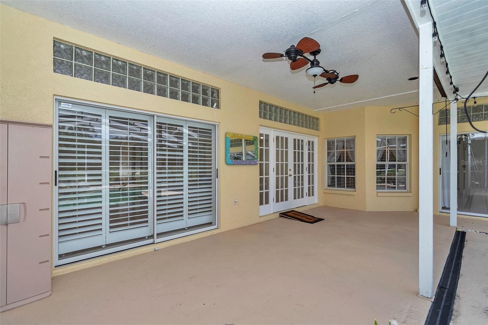 Listing photo id 38 for 5210 Camberlea Avenue