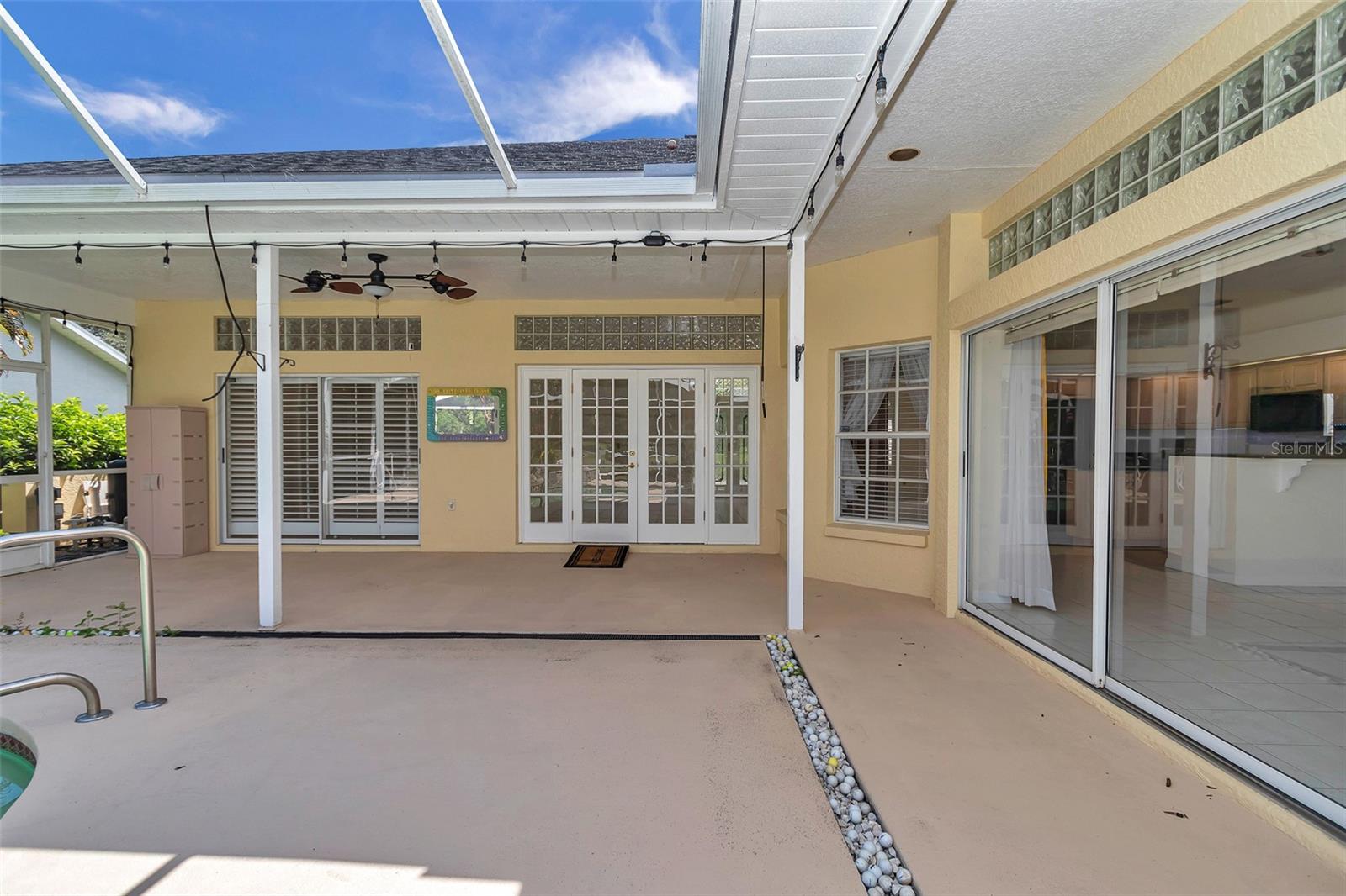 Listing photo id 39 for 5210 Camberlea Avenue