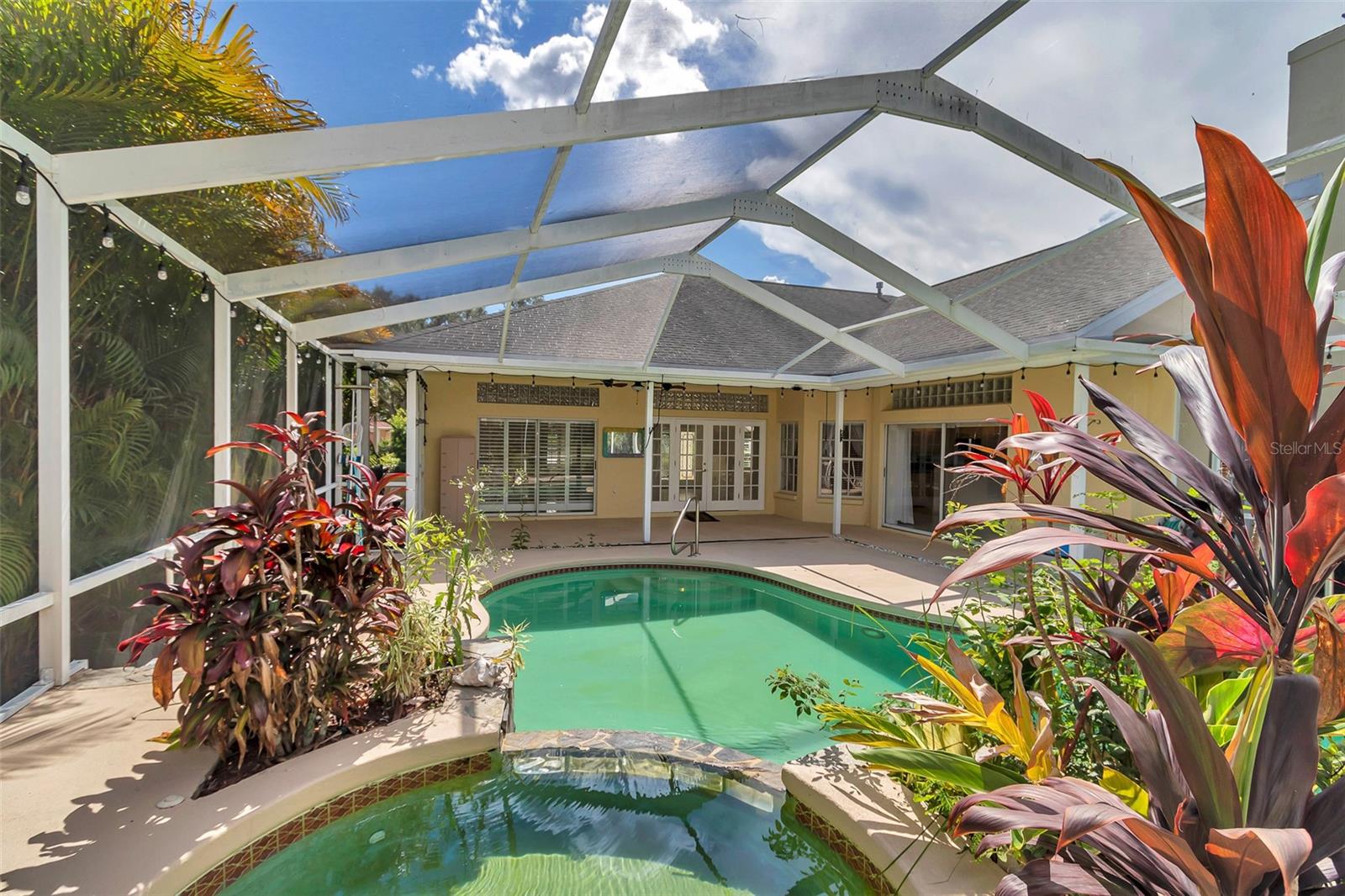Listing photo id 41 for 5210 Camberlea Avenue