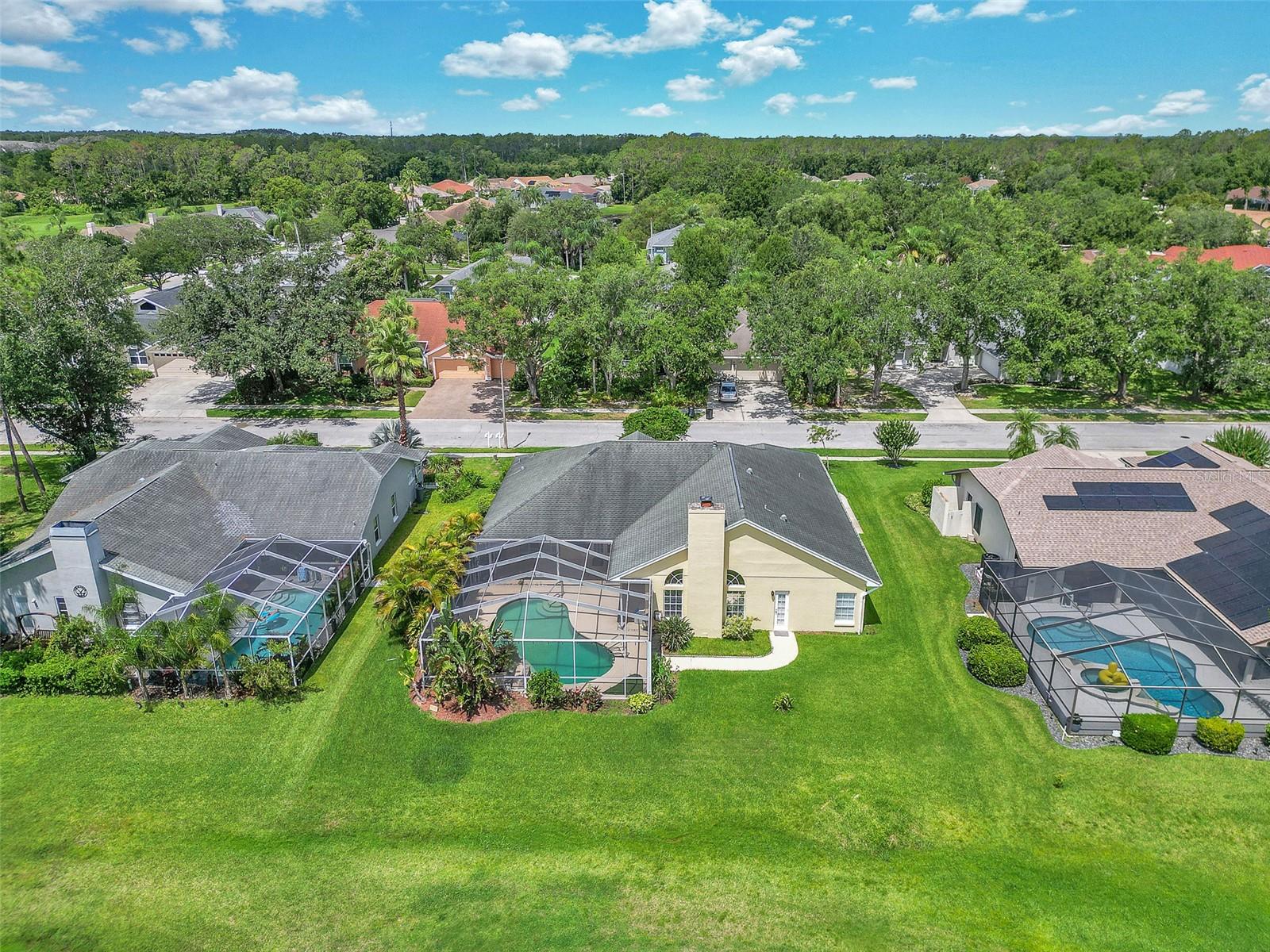 Listing photo id 42 for 5210 Camberlea Avenue