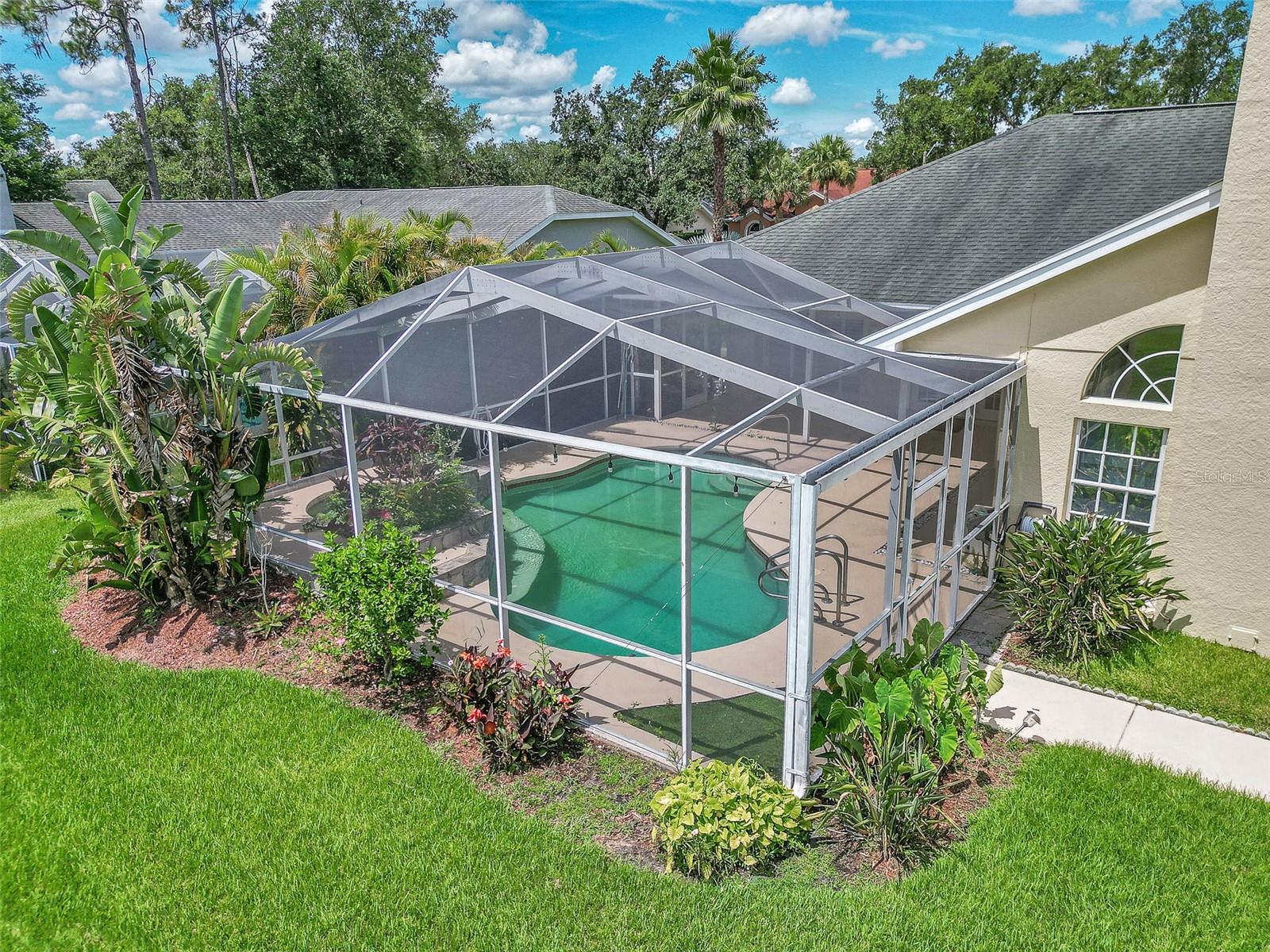Listing photo id 44 for 5210 Camberlea Avenue