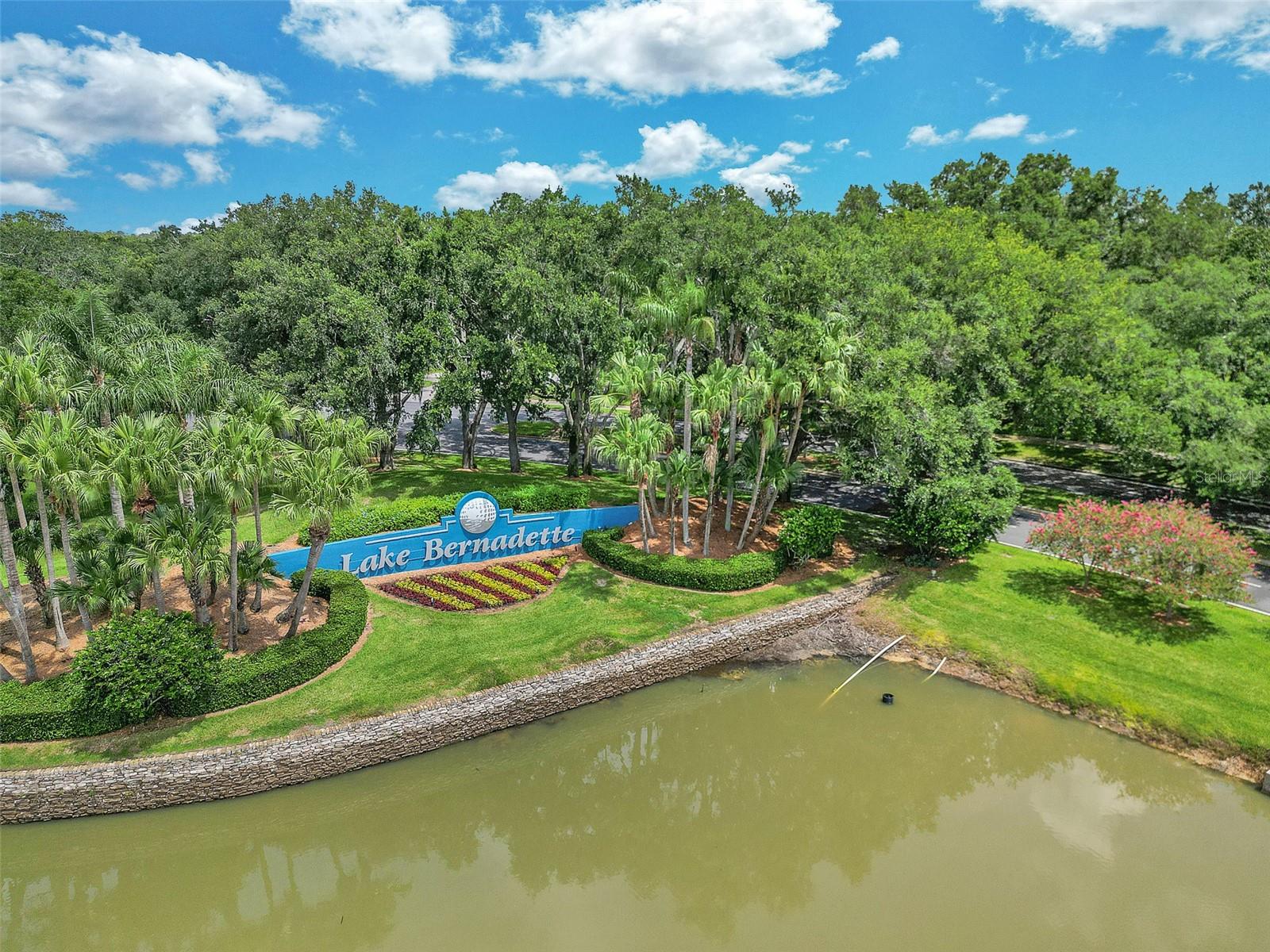 Listing photo id 55 for 5210 Camberlea Avenue