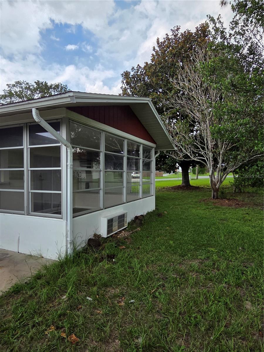 Listing photo id 2 for 501 Jefferson Street
