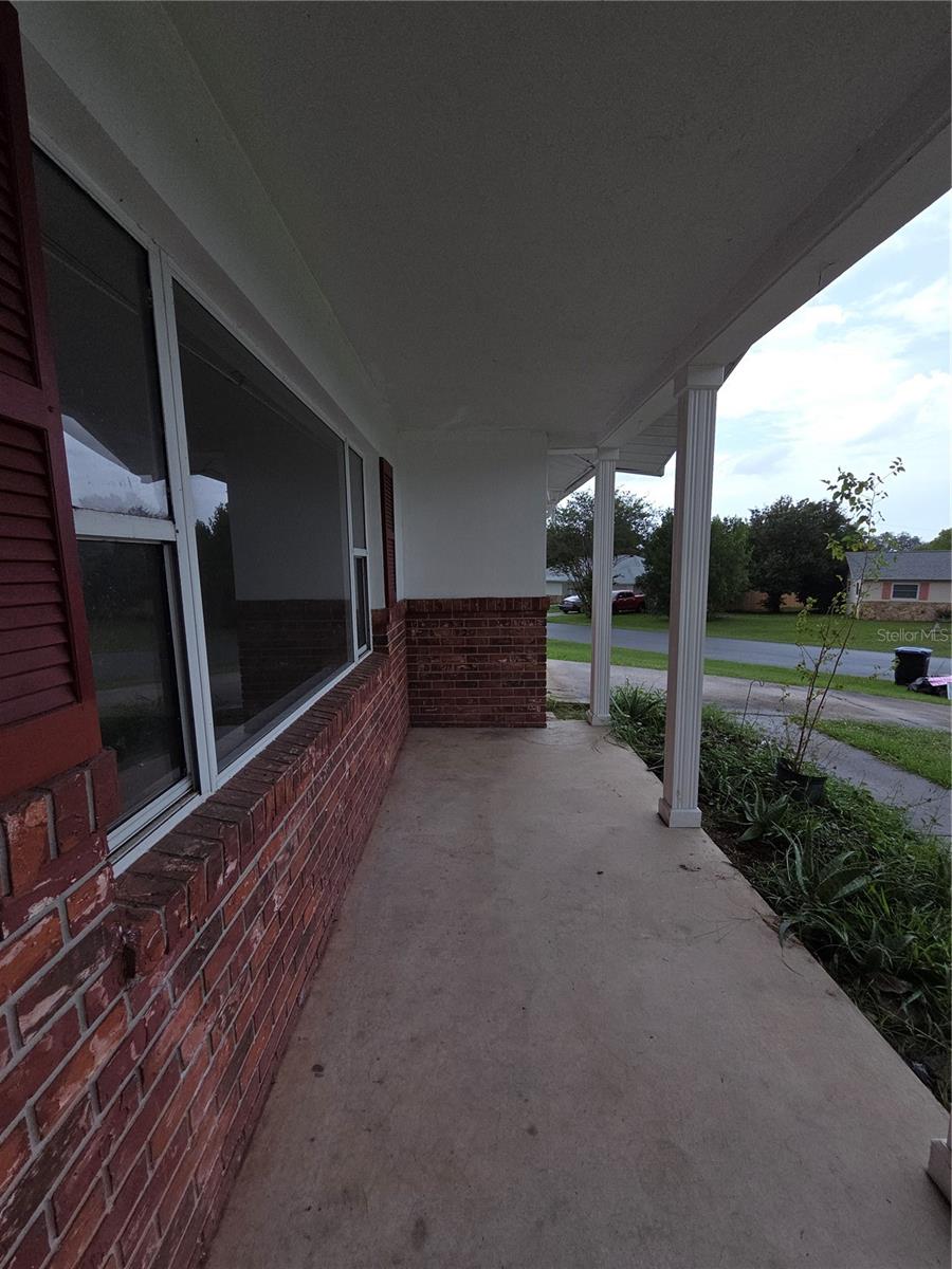 Listing photo id 3 for 501 Jefferson Street