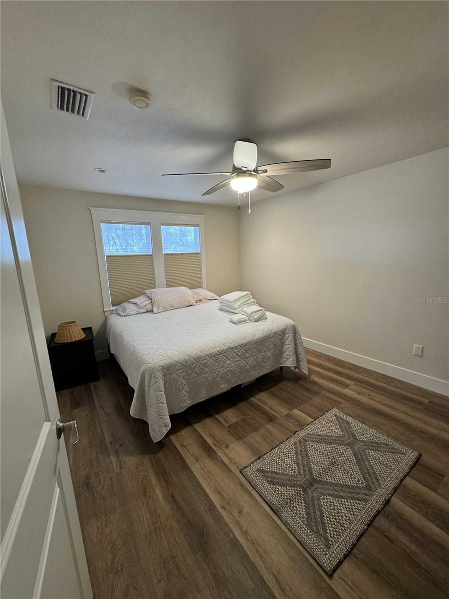 Image 11 of 33 For 30 Valare Lane 102c