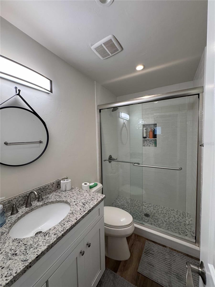 Image 13 of 33 For 30 Valare Lane 102c
