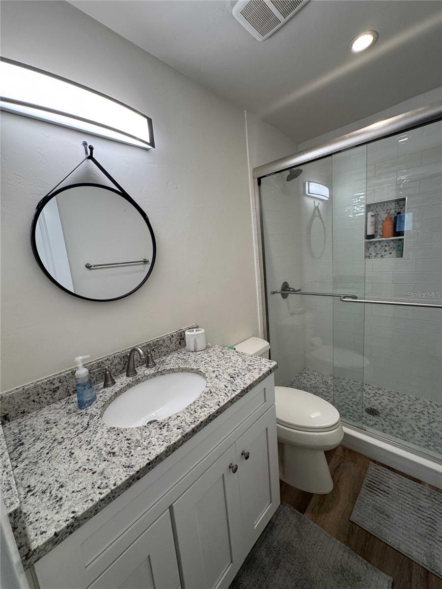 Image 15 of 33 For 30 Valare Lane 102c
