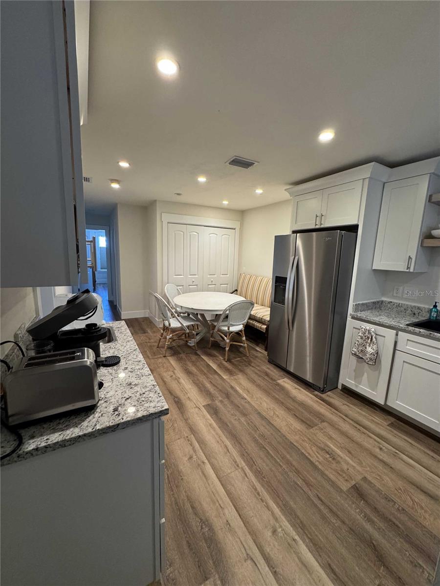 Image 5 of 33 For 30 Valare Lane 102c