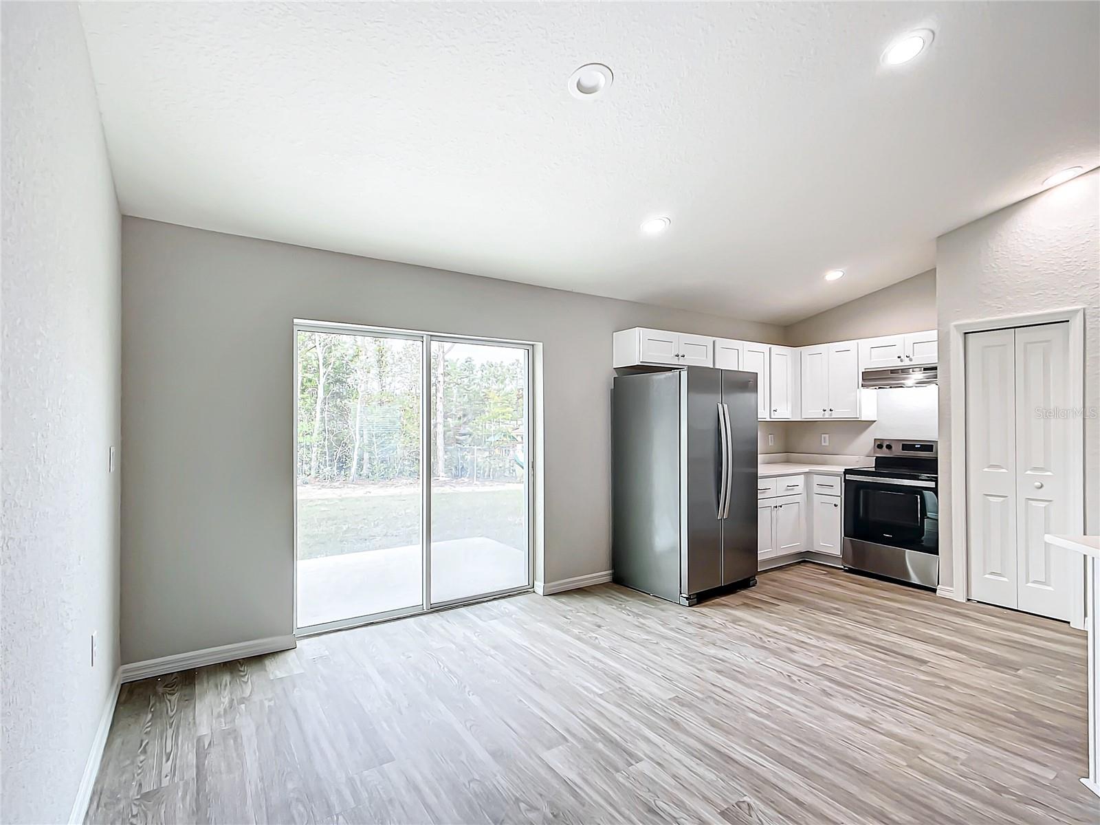 Image 3 of 14 For 6022 Seneca Street