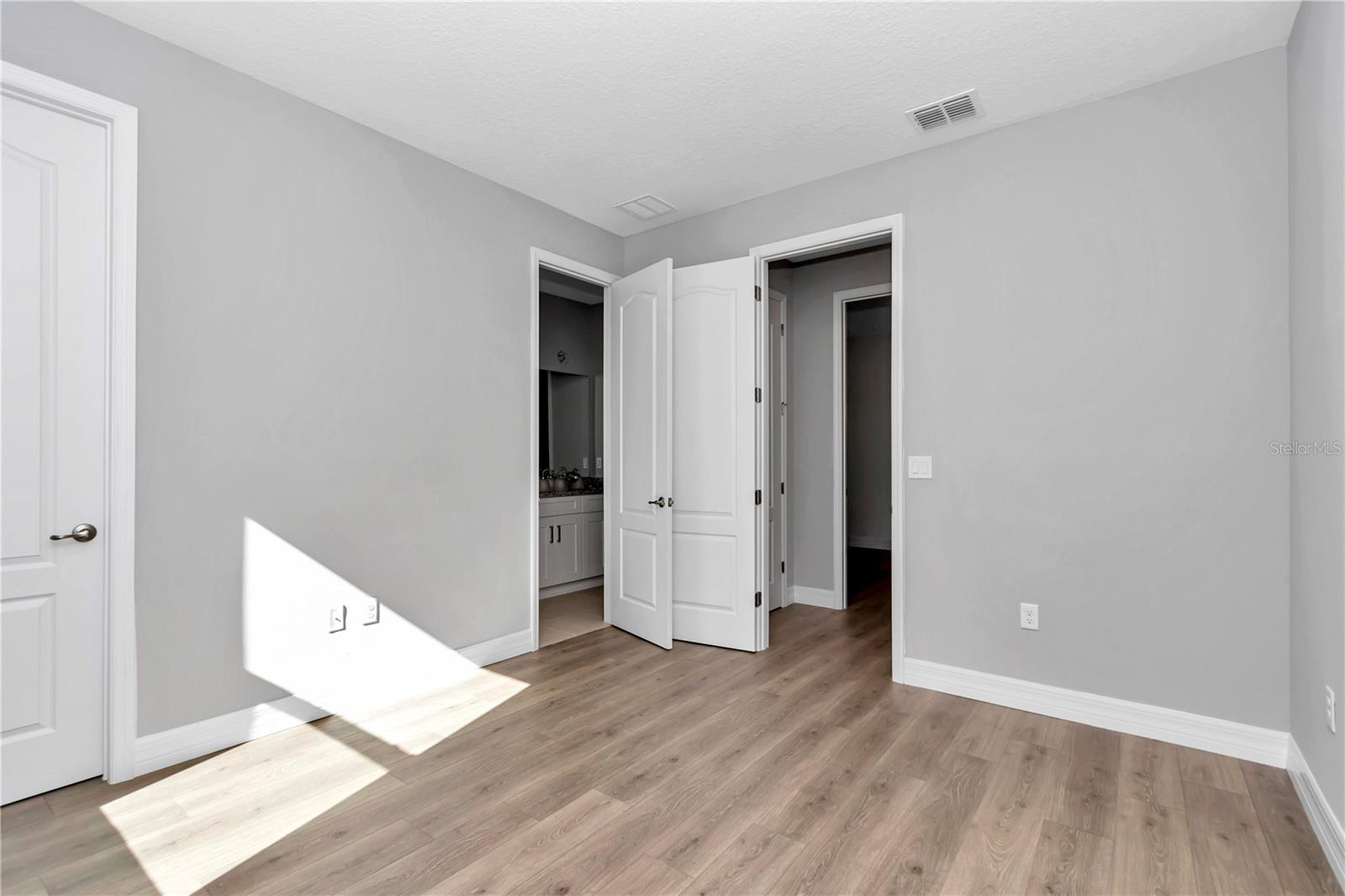 Image 17 of 26 For 9393 158th Place