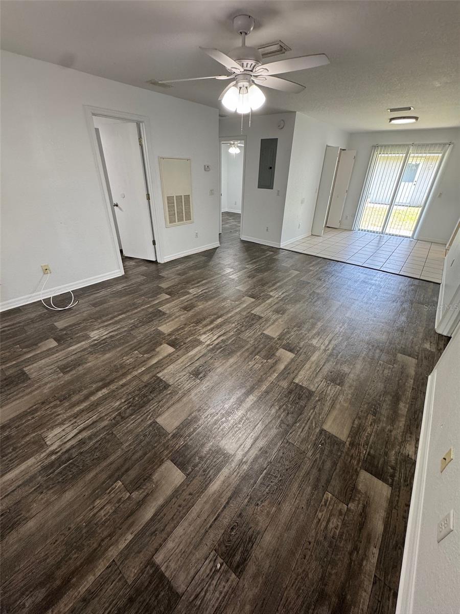 Image 3 of 20 For 11322-11322 55th Avenue Road 1301