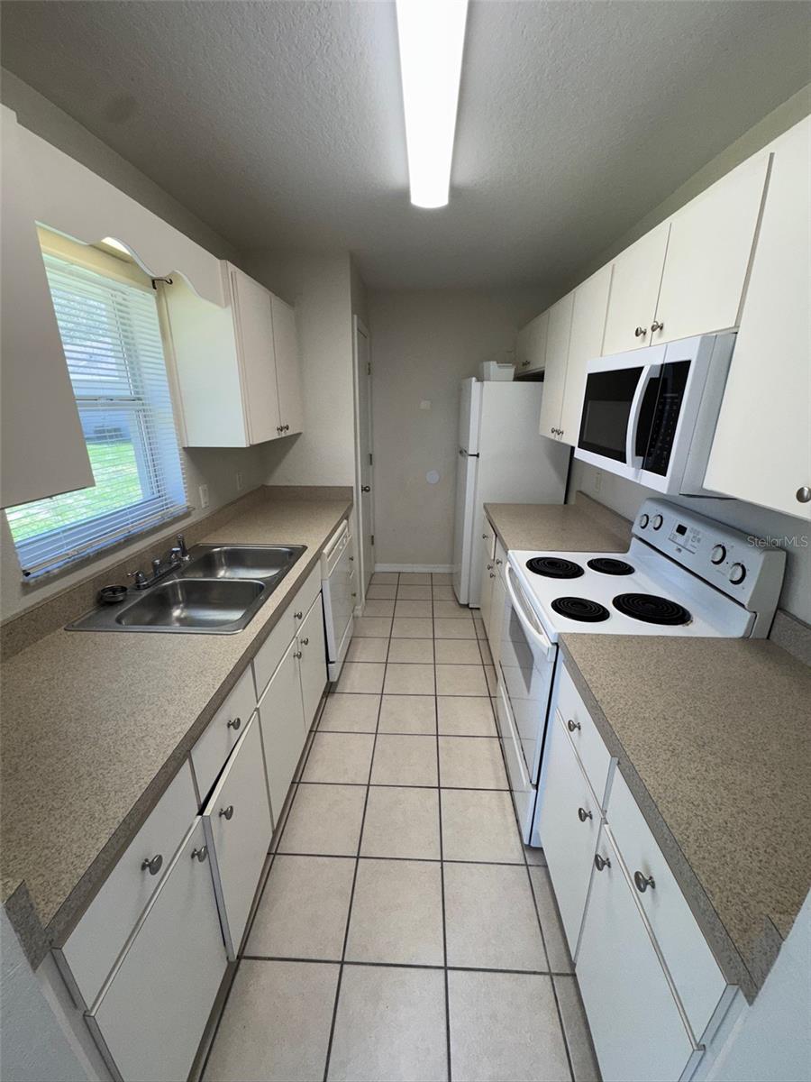 Image 6 of 20 For 11322-11322 55th Avenue Road 1301