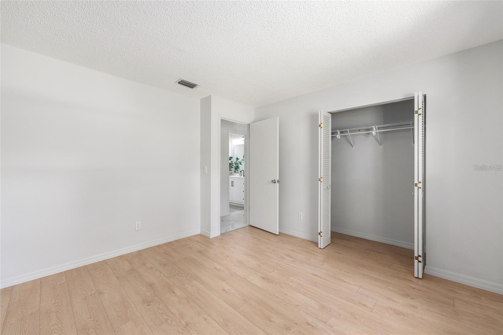 Image 11 of 15 For 4701 60th Terrace