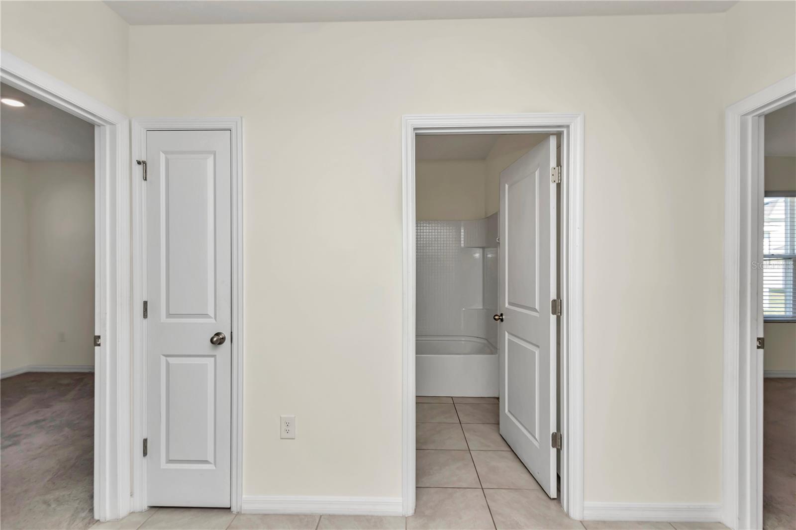 Image 25 of 40 For 27 Hickory Course Lane