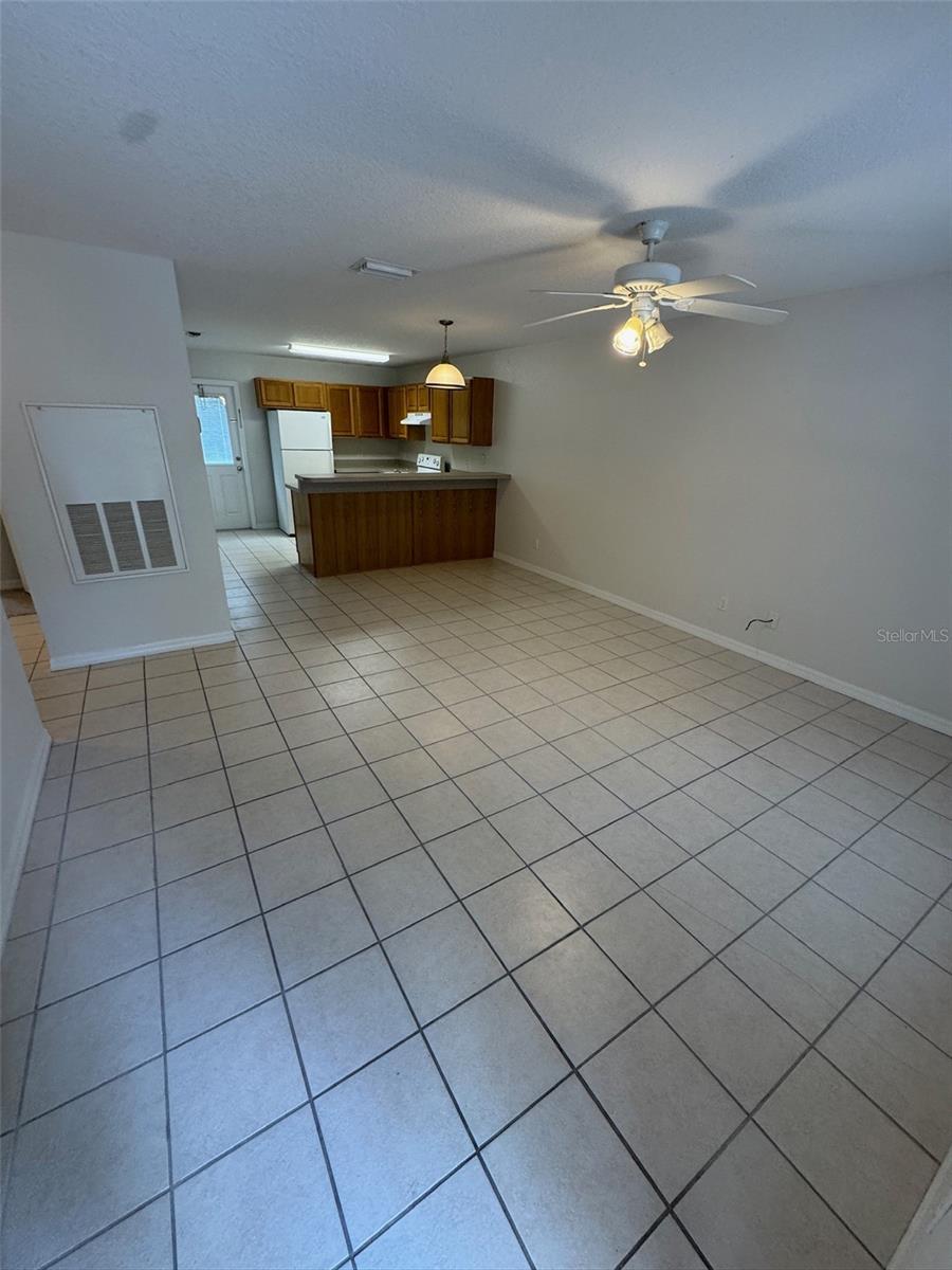 Image 3 of 14 For 11322-11322 55th Avenue Road 601