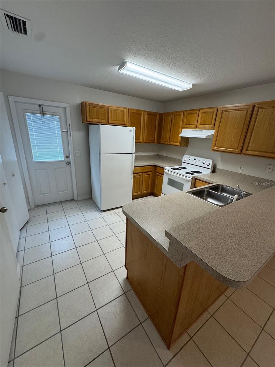 Image 5 of 14 For 11322-11322 55th Avenue Road 601