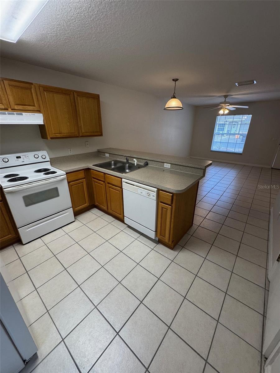 Image 6 of 14 For 11322-11322 55th Avenue Road 601