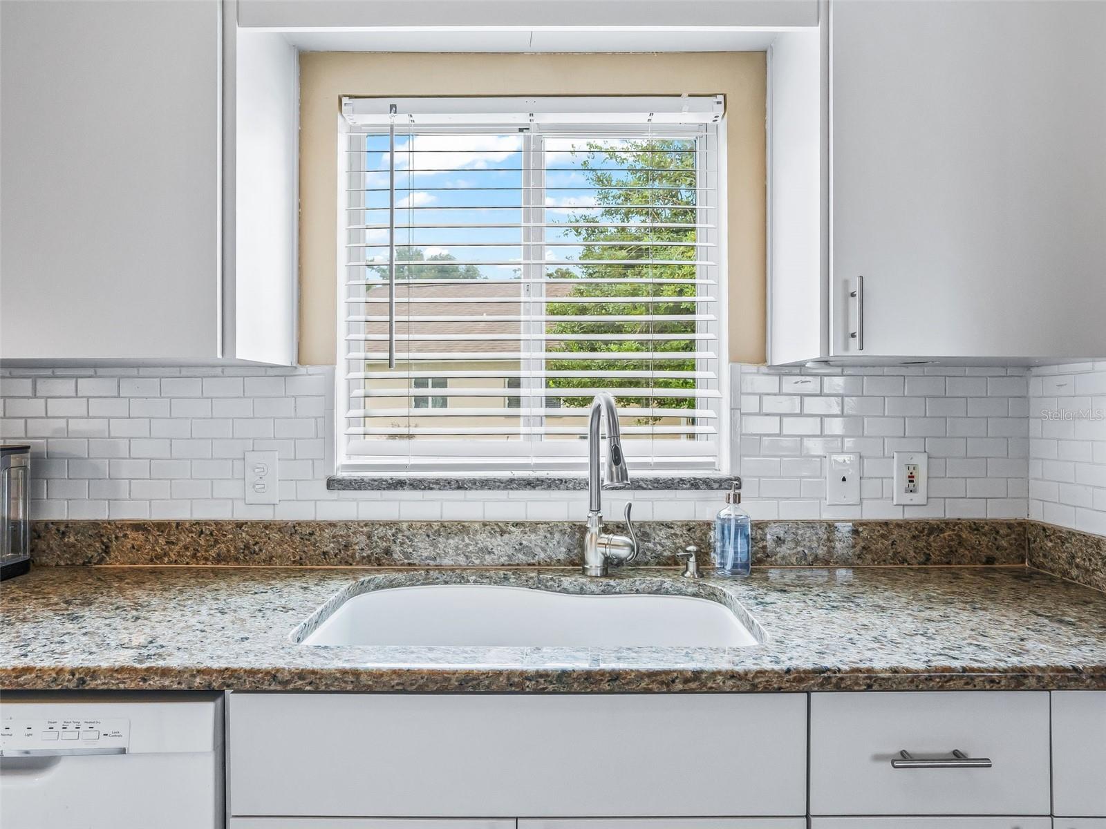Image 21 of 51 For 5232 18th Street
