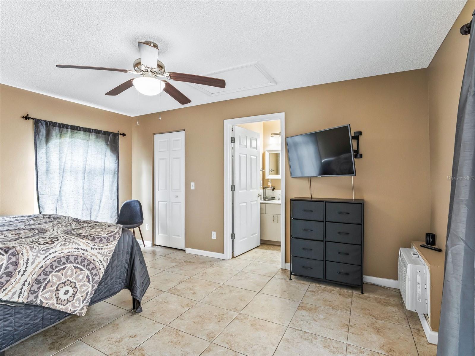 Image 40 of 51 For 5232 18th Street