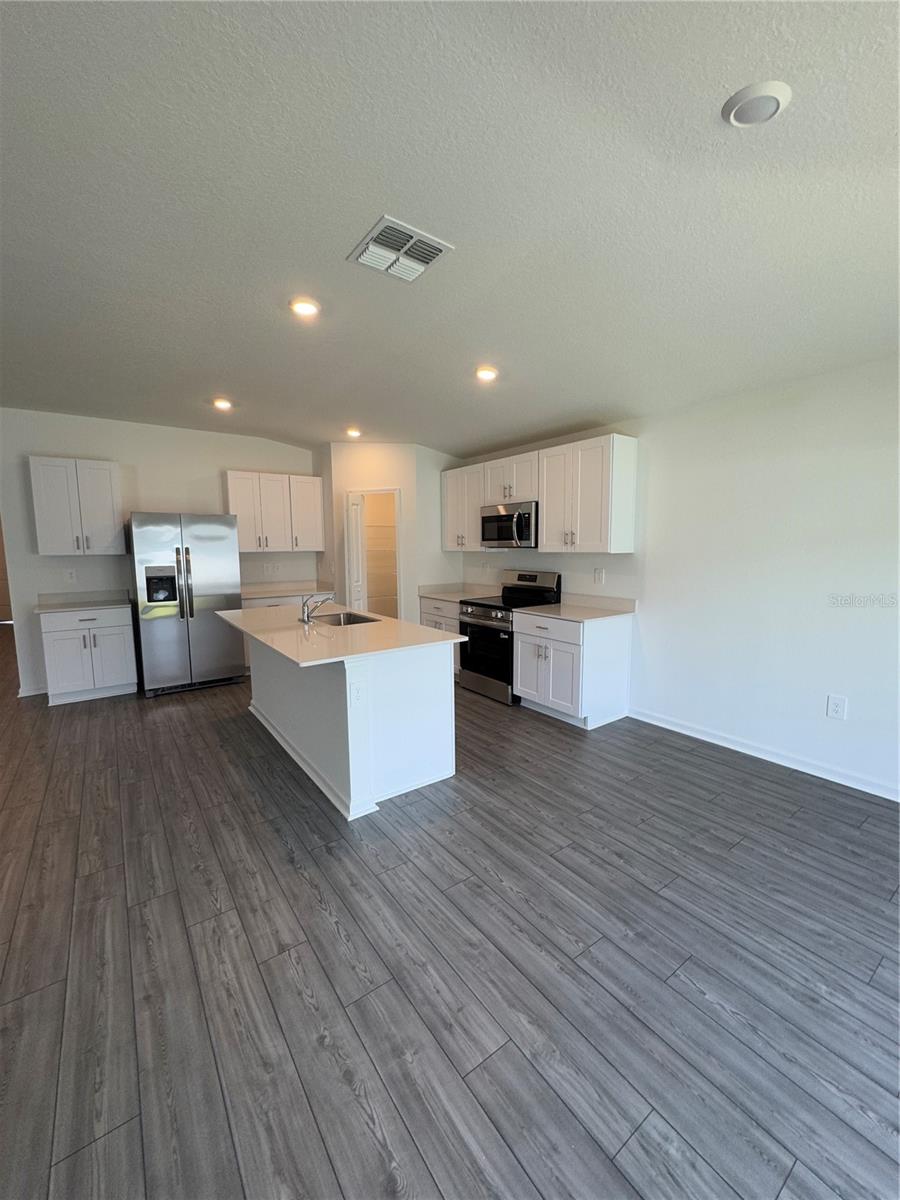 Image 16 of 37 For 4612 84th Street