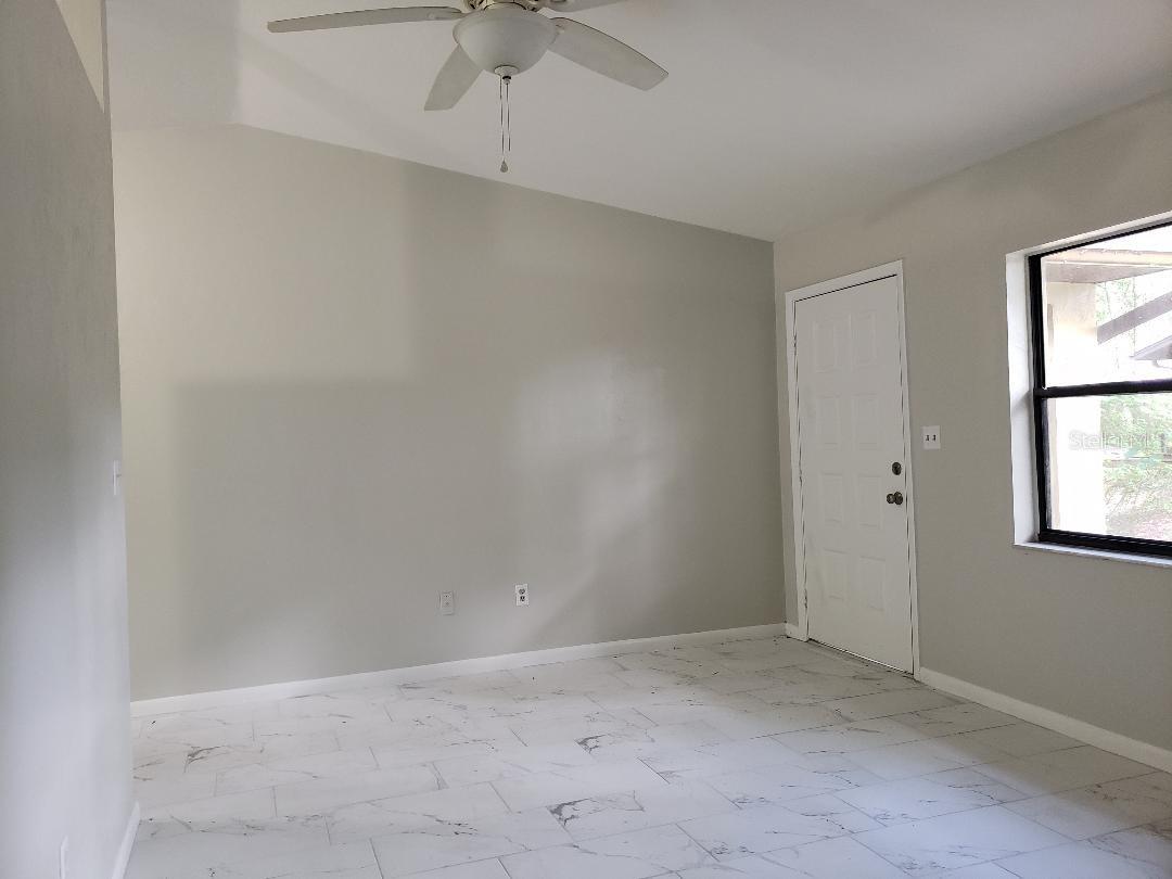 Listing photo id 5 for 3425 56th Avenue