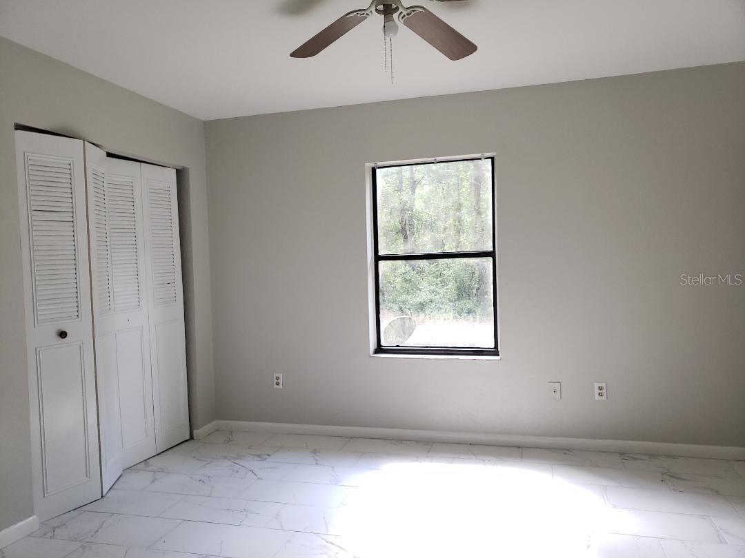 Listing photo id 6 for 3425 56th Avenue