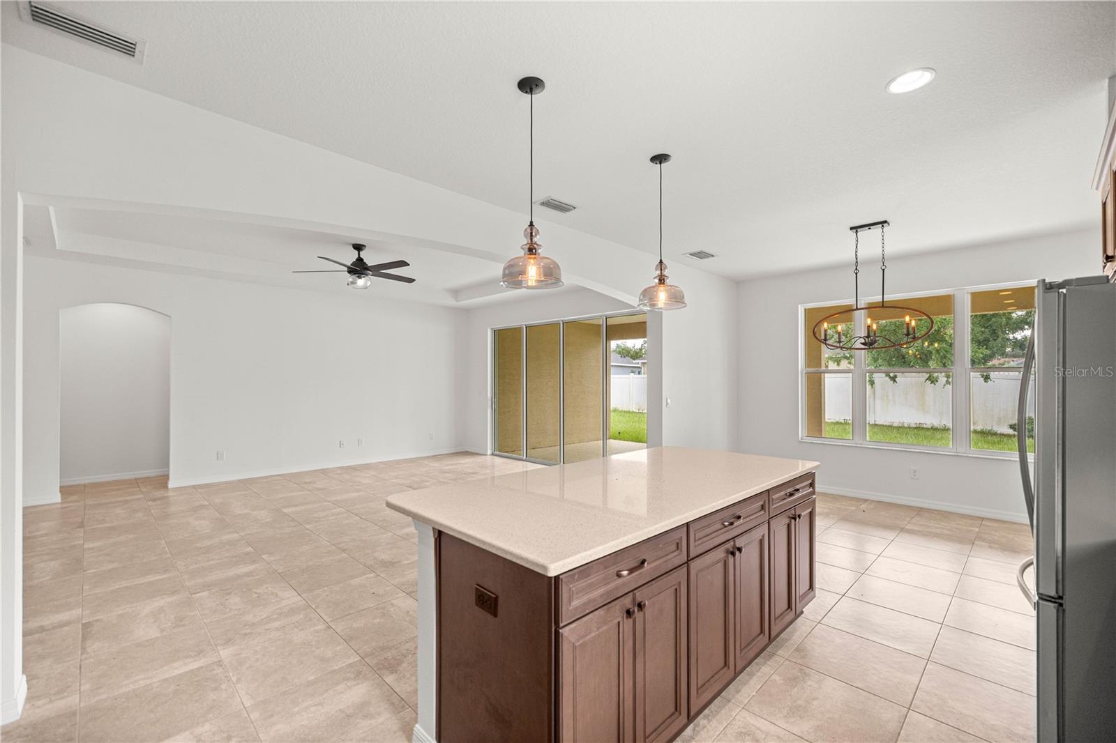 Image 11 of 33 For 950 46th Place