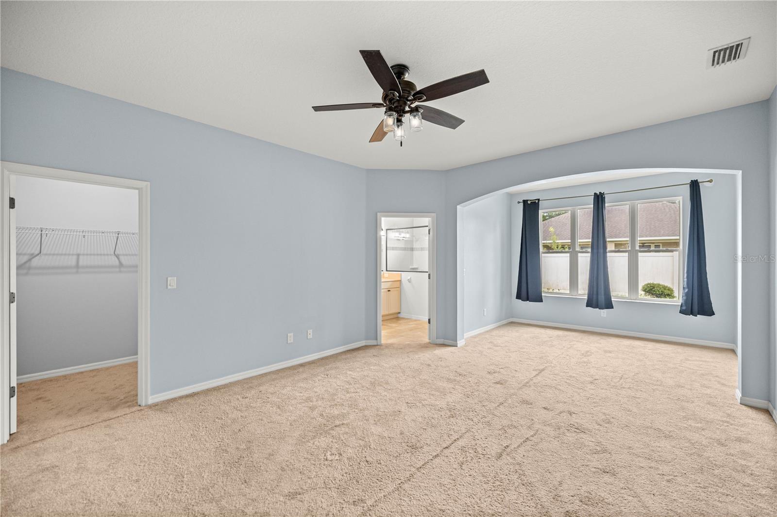 Image 13 of 33 For 950 46th Place