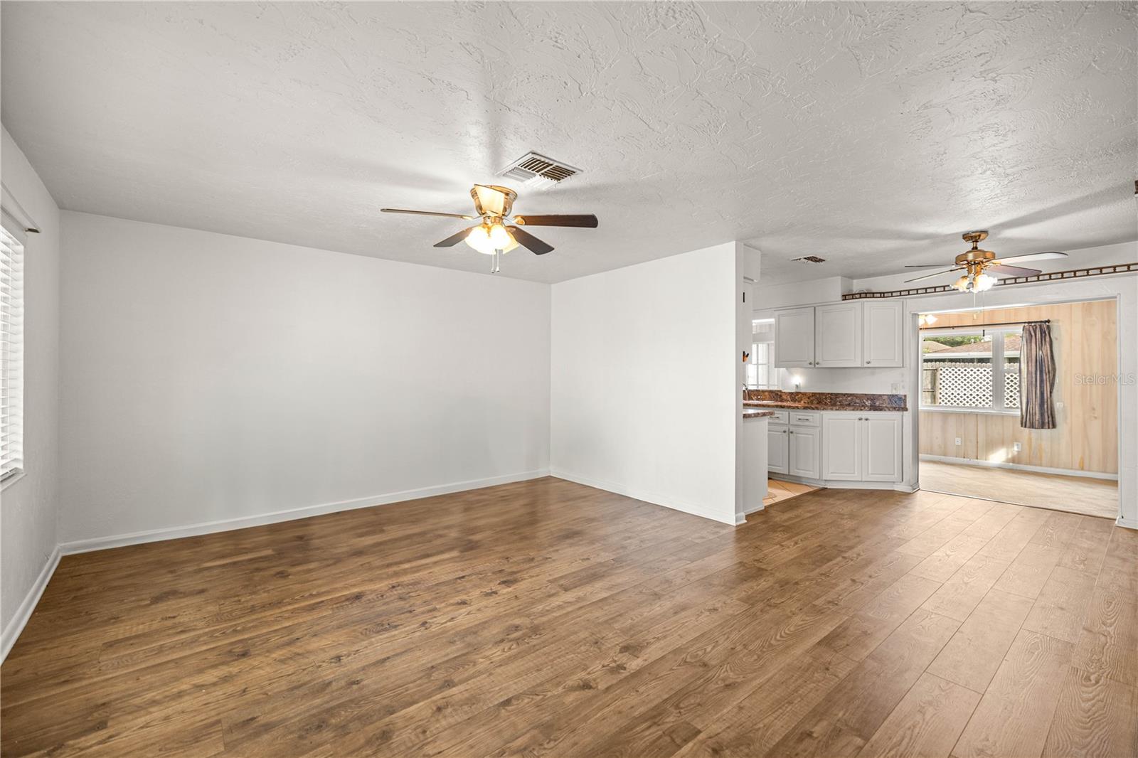 Listing photo id 8 for 316 Lincoln Avenue