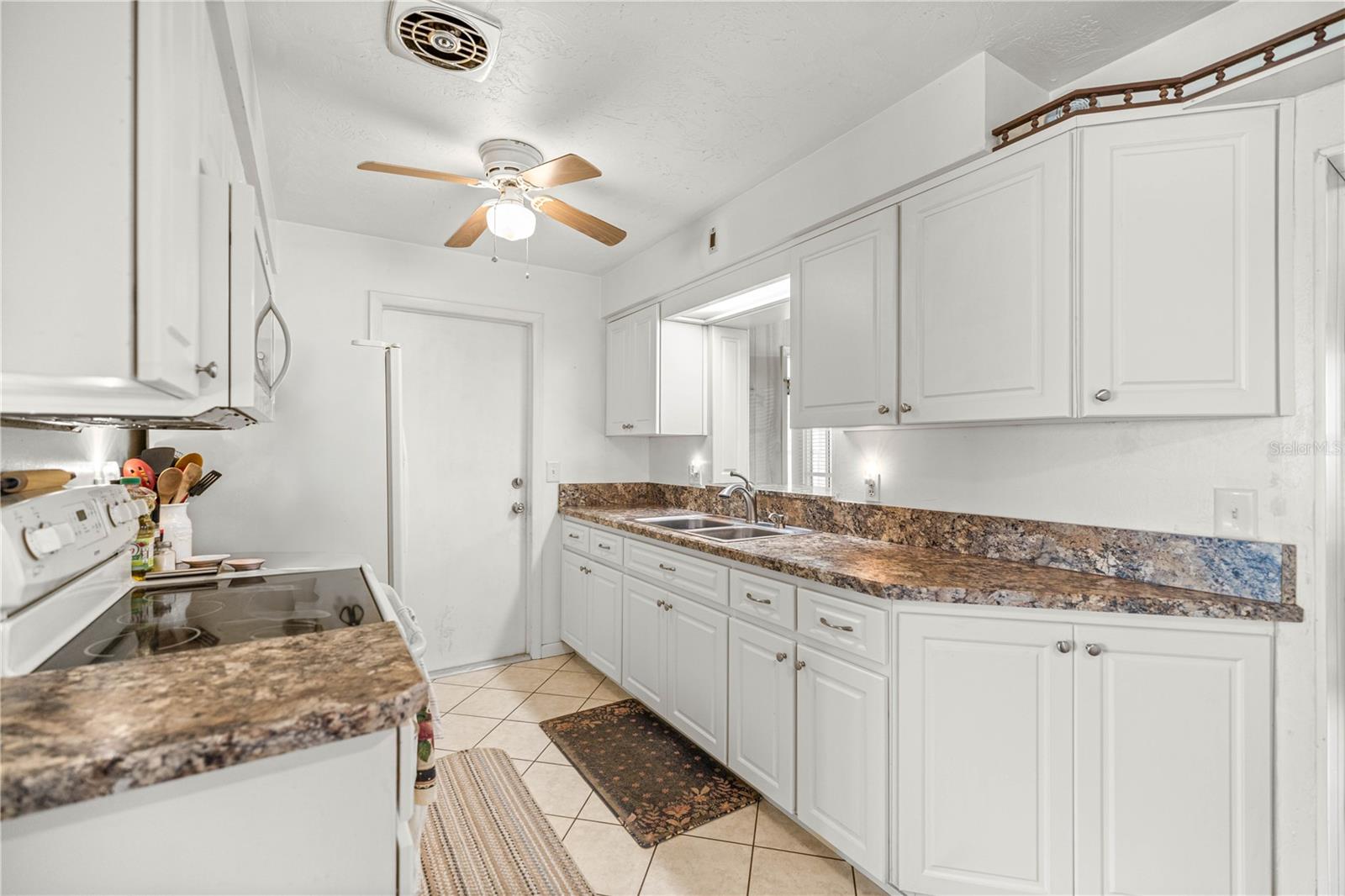 Listing photo id 3 for 316 Lincoln Avenue