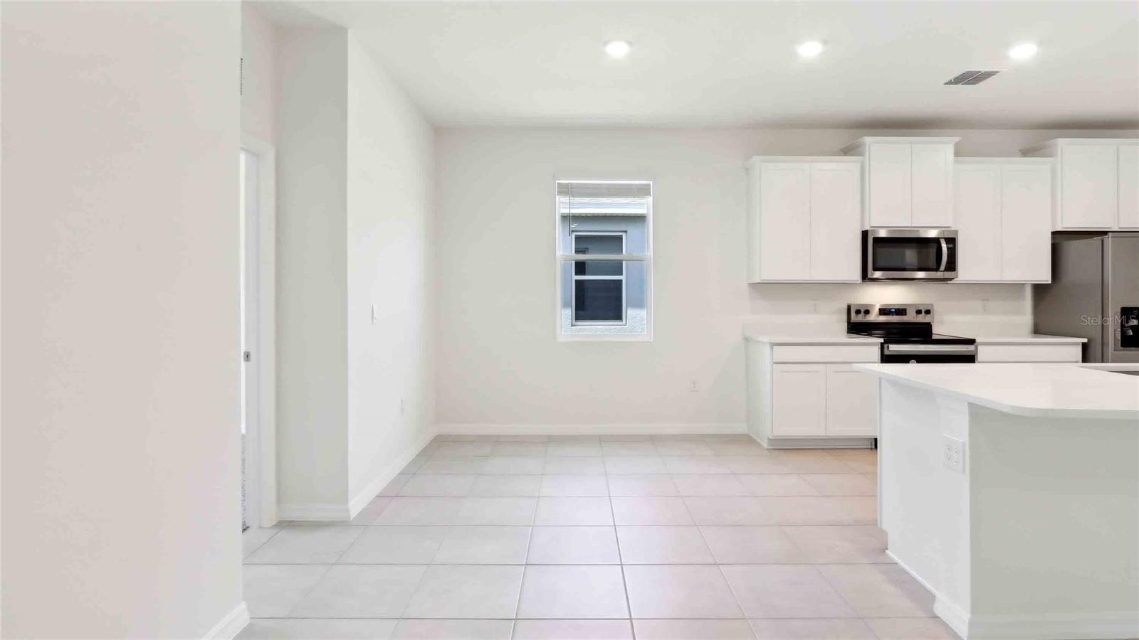 Listing photo id 8 for 11282 Curio Drive