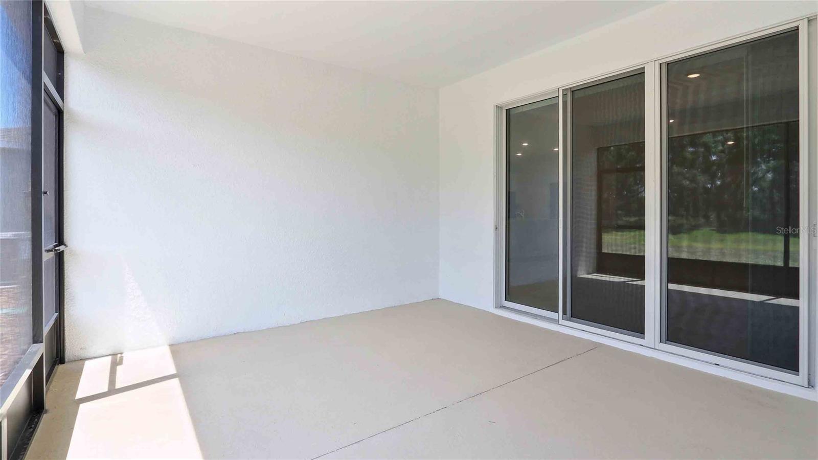 Listing photo id 13 for 11282 Curio Drive