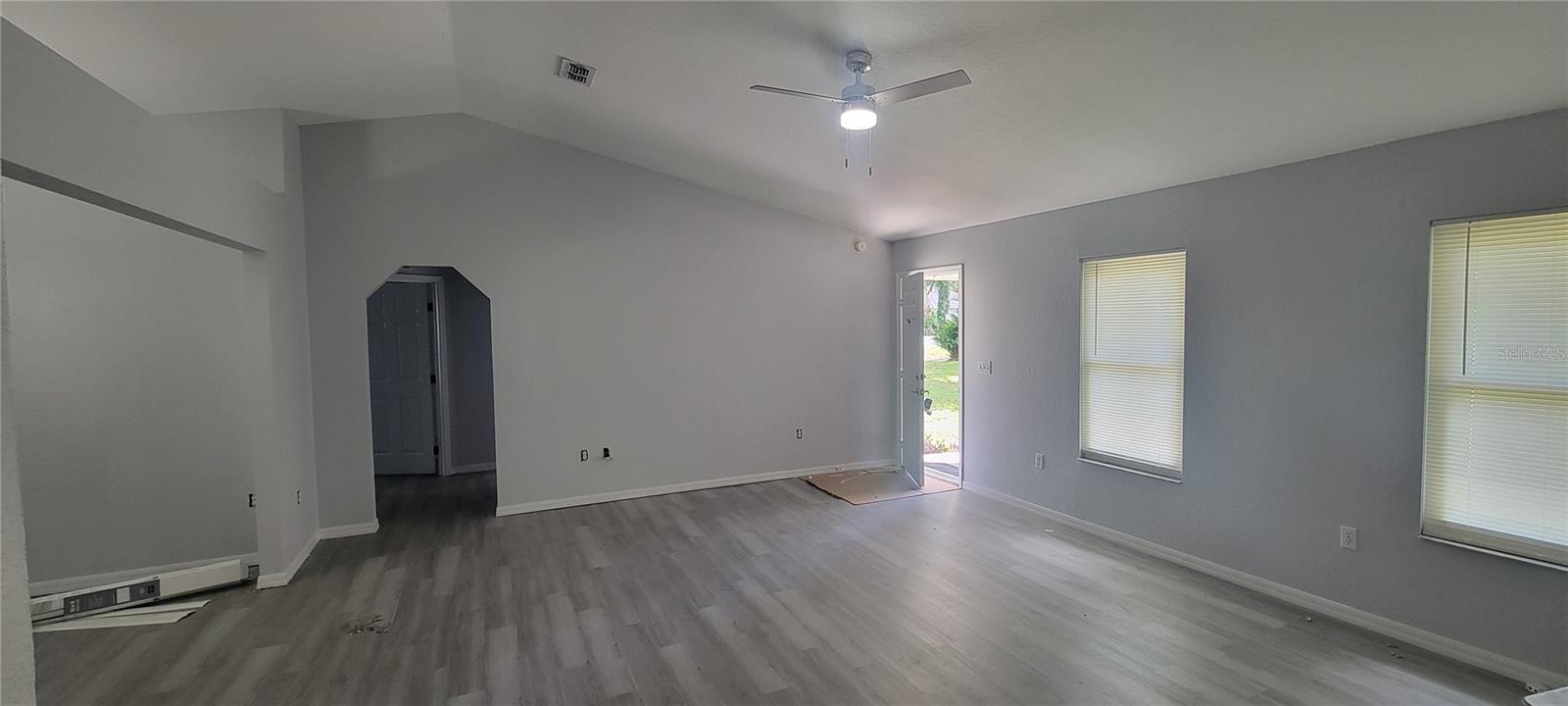 Image 3 of 14 For 22 Hemlock Terrace